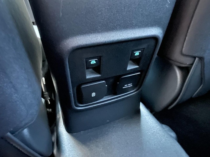 Ford Bronco Vehicle Full-screen Gallery Image 19