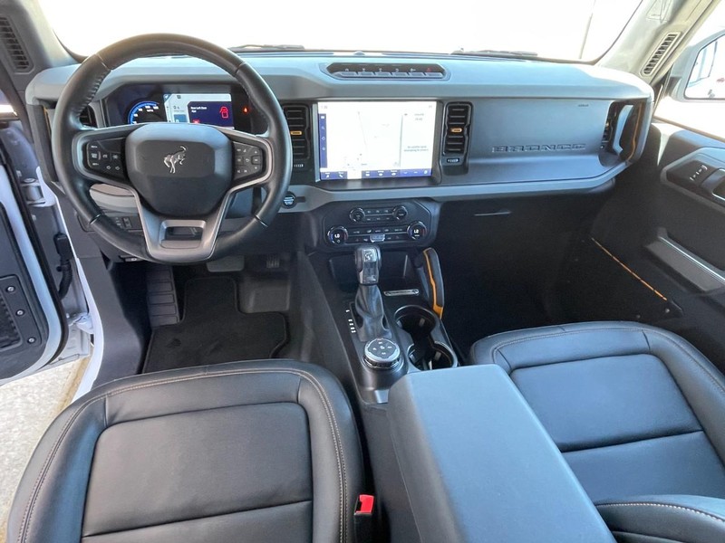 Ford Bronco Vehicle Full-screen Gallery Image 21