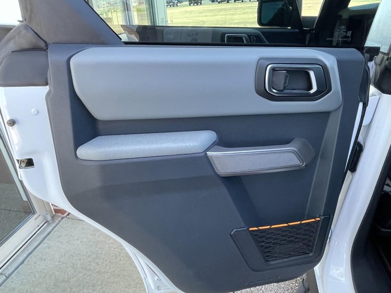 Ford Bronco Vehicle Full-screen Gallery Image 23