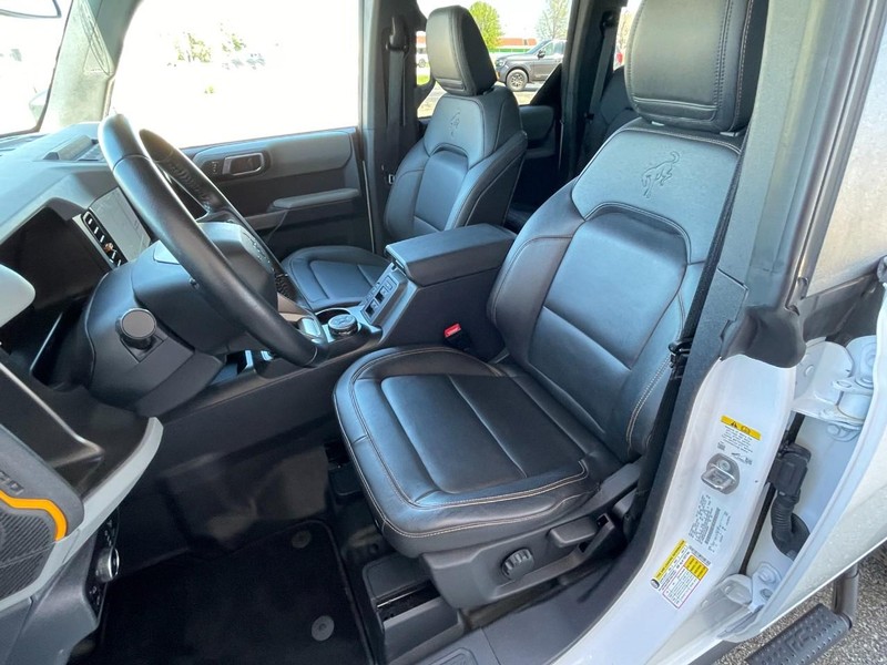 Ford Bronco Vehicle Full-screen Gallery Image 24