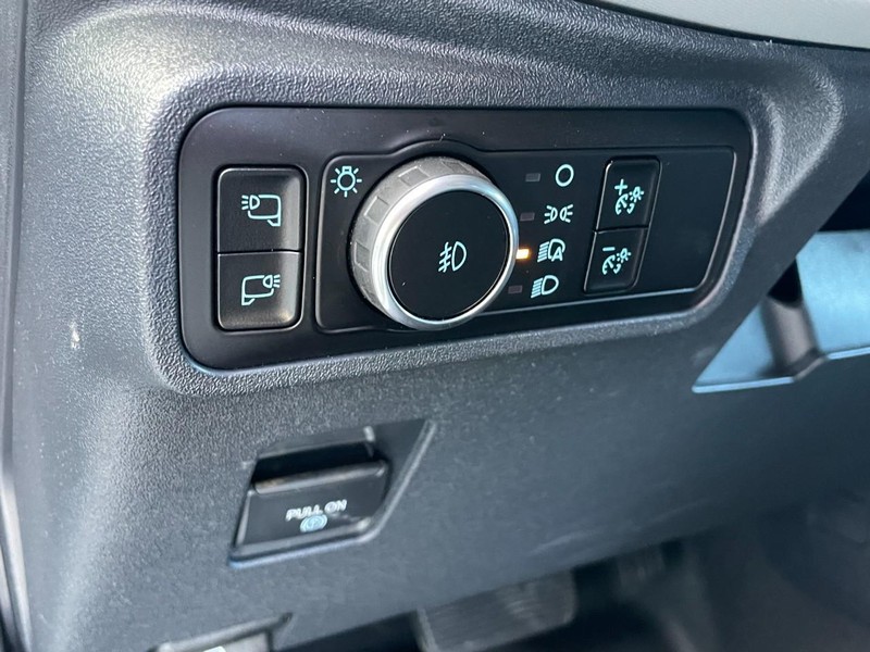 Ford Bronco Vehicle Full-screen Gallery Image 25