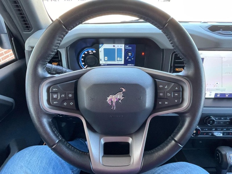 Ford Bronco Vehicle Full-screen Gallery Image 27