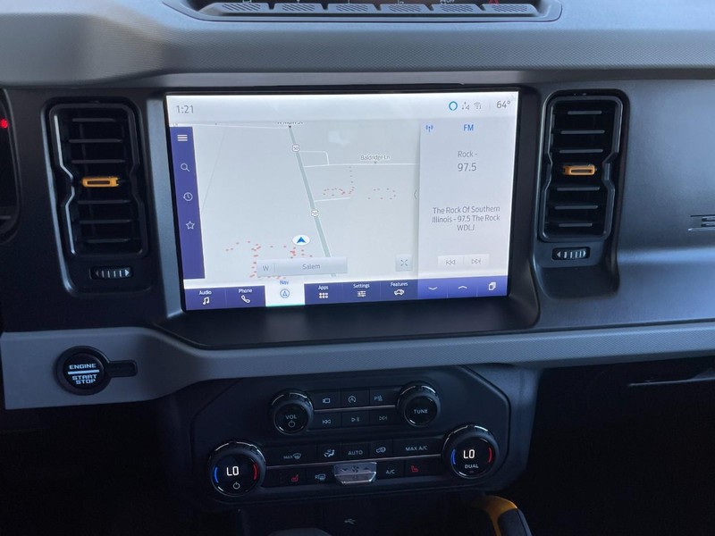 Ford Bronco Vehicle Full-screen Gallery Image 33