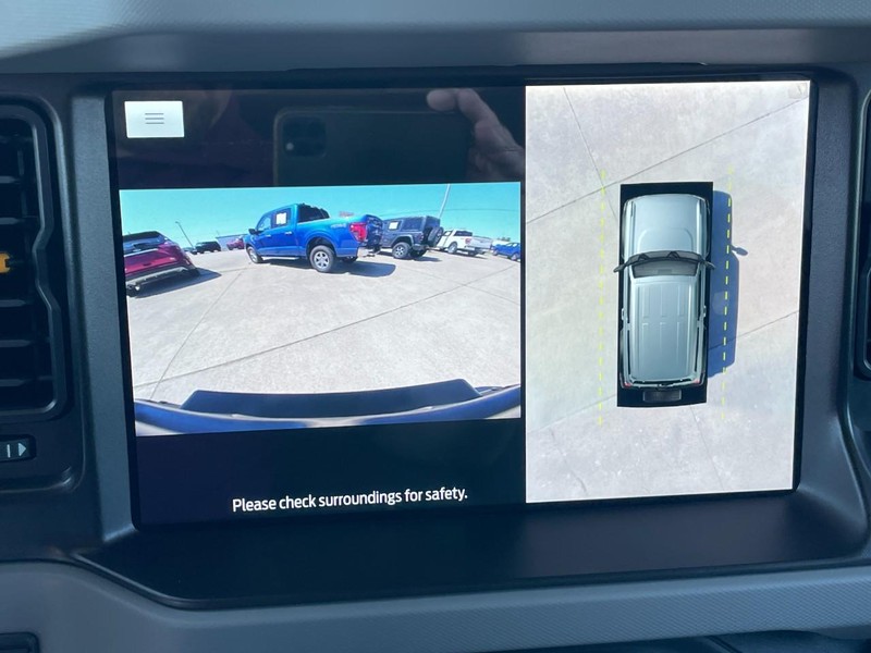 Ford Bronco Vehicle Full-screen Gallery Image 35