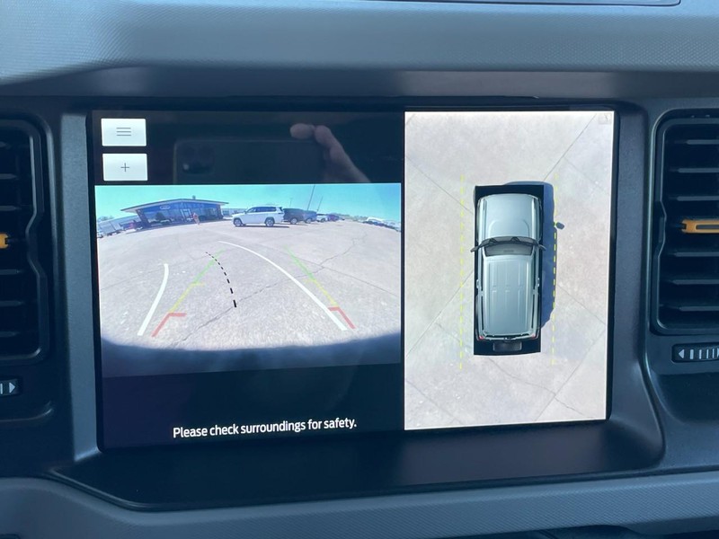 Ford Bronco Vehicle Full-screen Gallery Image 37