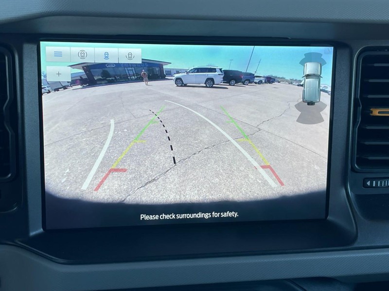 Ford Bronco Vehicle Full-screen Gallery Image 38