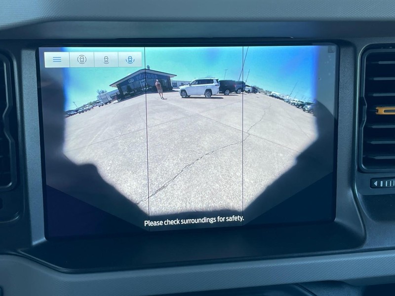 Ford Bronco Vehicle Full-screen Gallery Image 39