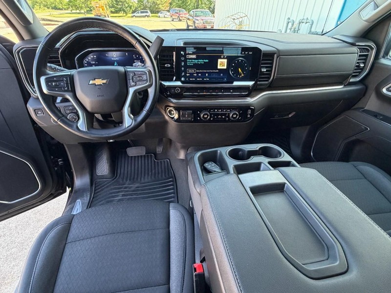 Chevrolet Silverado 1500 Vehicle Full-screen Gallery Image 20