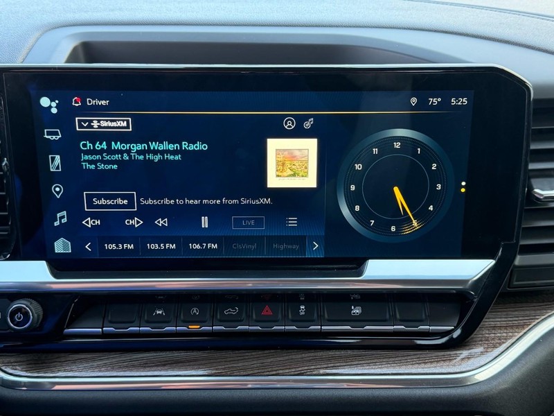 Chevrolet Silverado 1500 Vehicle Full-screen Gallery Image 36