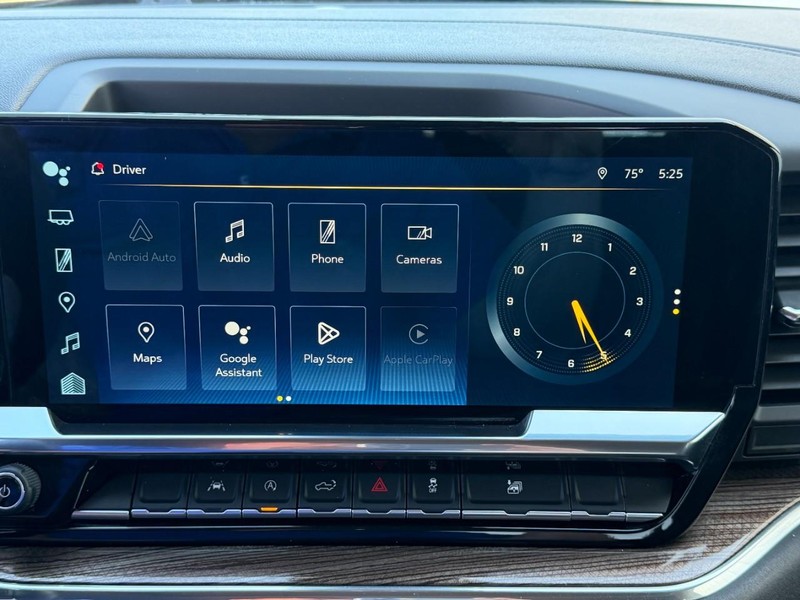Chevrolet Silverado 1500 Vehicle Full-screen Gallery Image 38