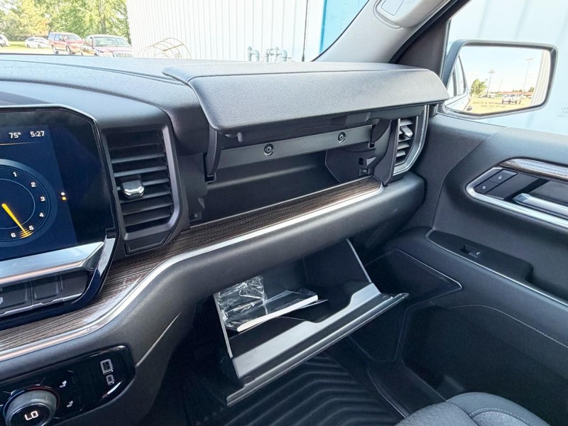 Chevrolet Silverado 1500 Vehicle Full-screen Gallery Image 49