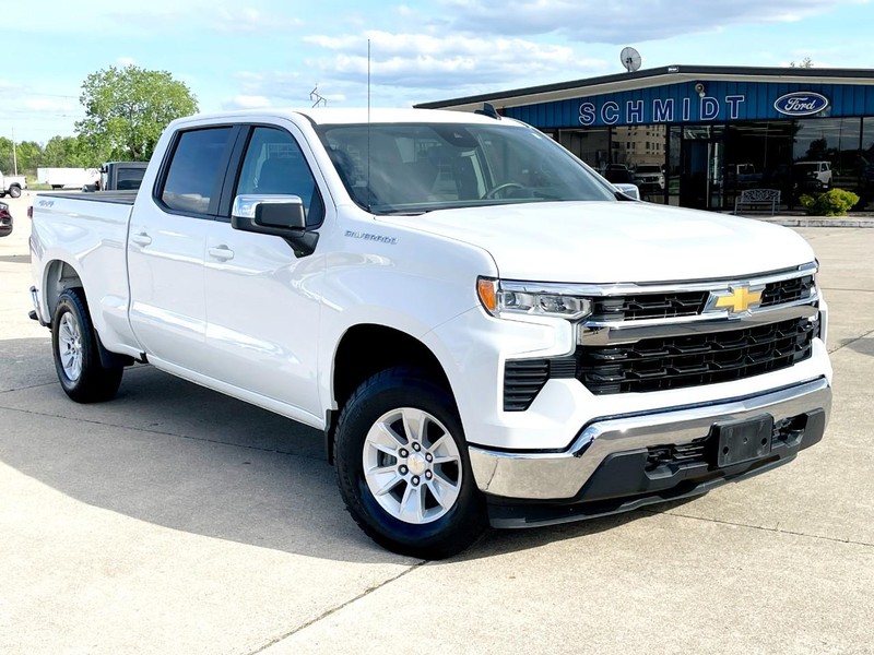Chevrolet Silverado 1500 Vehicle Full-screen Gallery Image 02