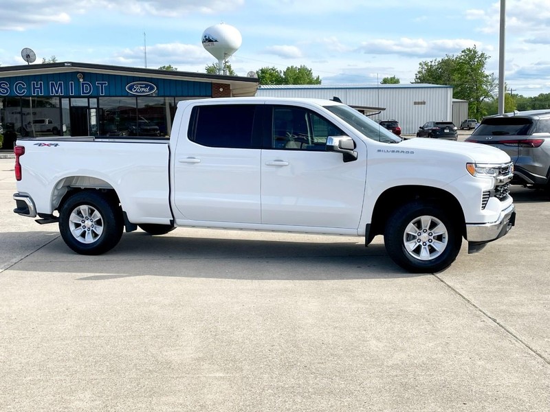 Chevrolet Silverado 1500 Vehicle Full-screen Gallery Image 03