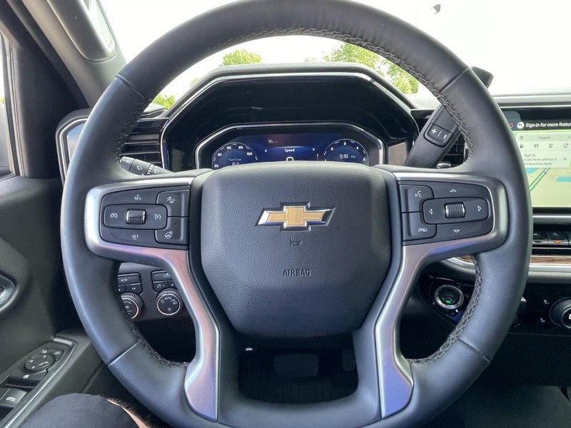 Chevrolet Silverado 1500 Vehicle Full-screen Gallery Image 26