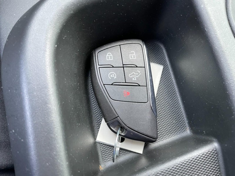 Chevrolet Silverado 1500 Vehicle Full-screen Gallery Image 45