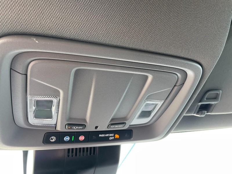Chevrolet Silverado 1500 Vehicle Full-screen Gallery Image 49