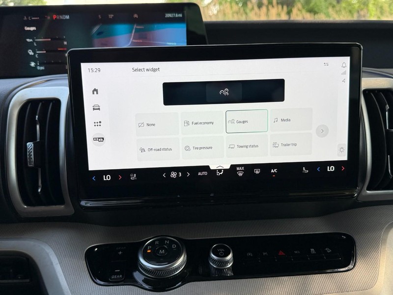 Ford Expedition Vehicle Full-screen Gallery Image 49