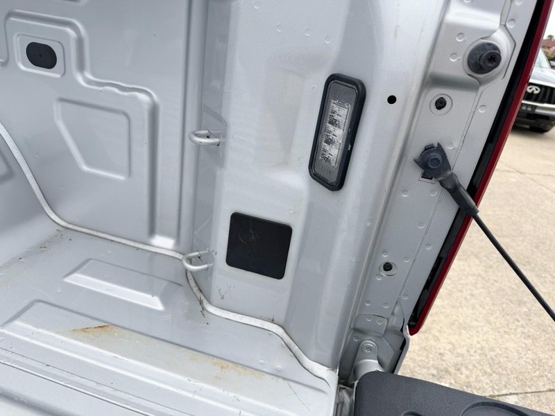 Chevrolet Silverado 1500 Vehicle Full-screen Gallery Image 06