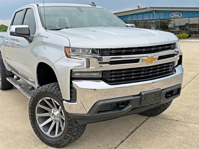 Chevrolet Silverado 1500 Vehicle Full-screen Gallery Image 10