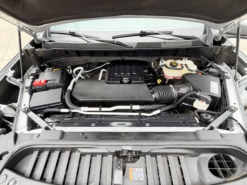 Chevrolet Silverado 1500 Vehicle Full-screen Gallery Image 13