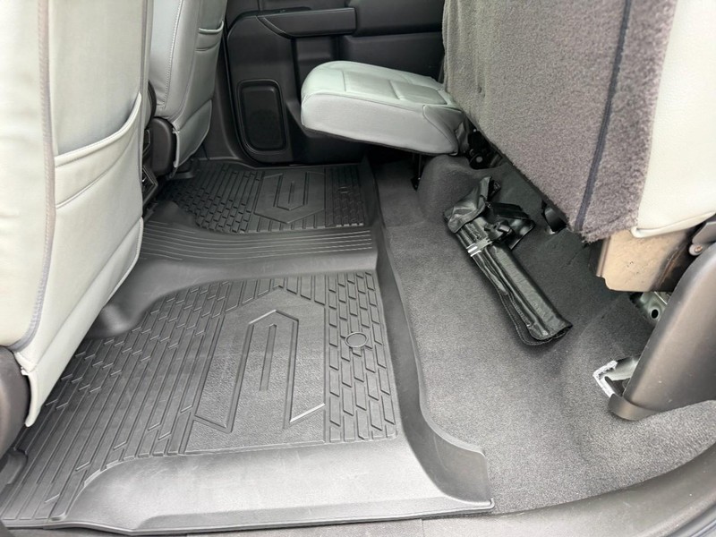Chevrolet Silverado 1500 Vehicle Full-screen Gallery Image 15
