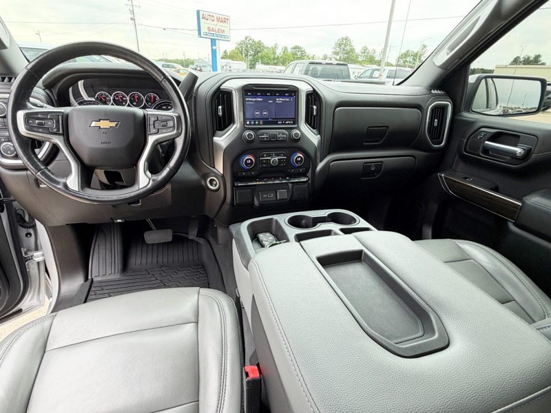 Chevrolet Silverado 1500 Vehicle Full-screen Gallery Image 17