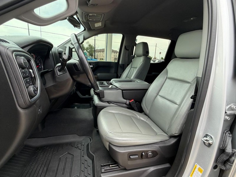 Chevrolet Silverado 1500 Vehicle Full-screen Gallery Image 19