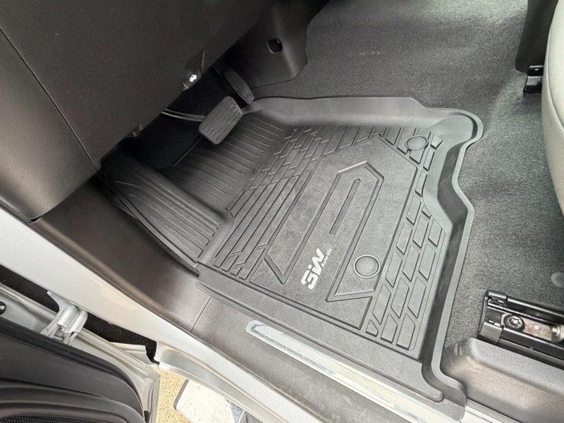 Chevrolet Silverado 1500 Vehicle Full-screen Gallery Image 21