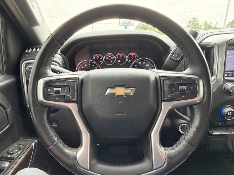 Chevrolet Silverado 1500 Vehicle Full-screen Gallery Image 24