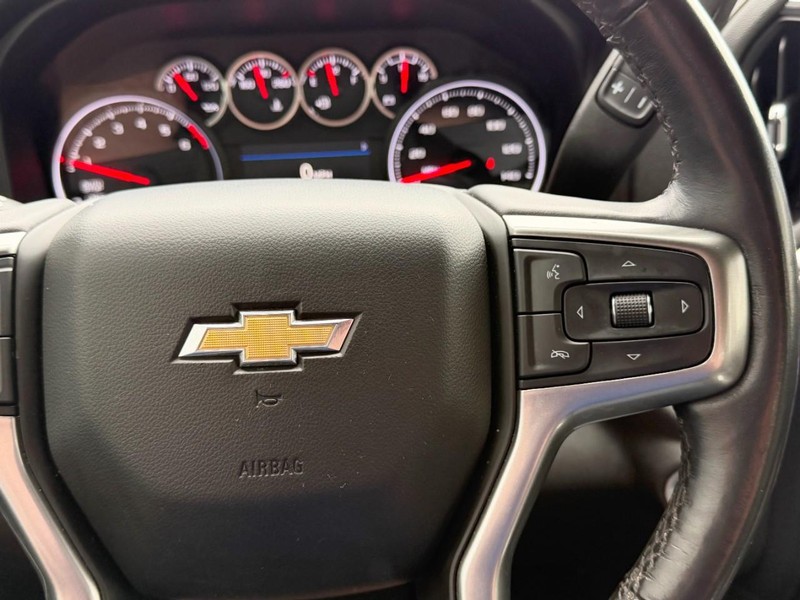 Chevrolet Silverado 1500 Vehicle Full-screen Gallery Image 26