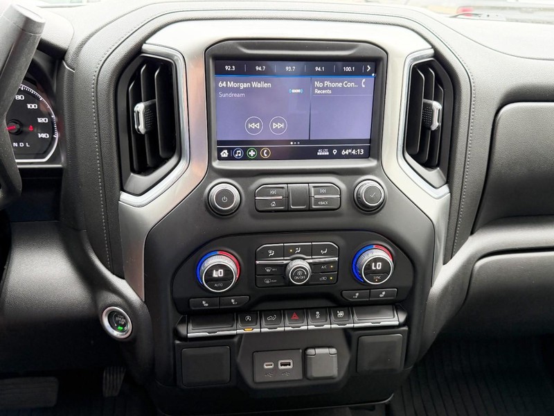 Chevrolet Silverado 1500 Vehicle Full-screen Gallery Image 32