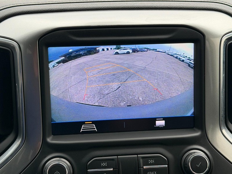 Chevrolet Silverado 1500 Vehicle Full-screen Gallery Image 36