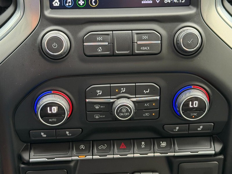 Chevrolet Silverado 1500 Vehicle Full-screen Gallery Image 37