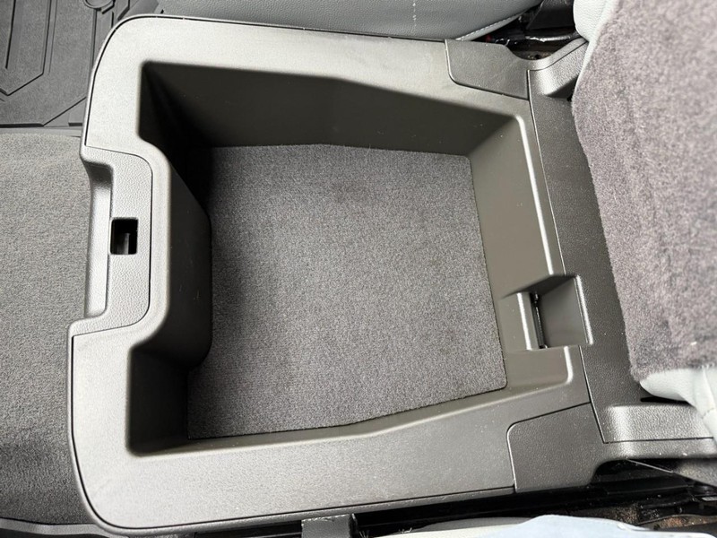 Chevrolet Silverado 1500 Vehicle Full-screen Gallery Image 42