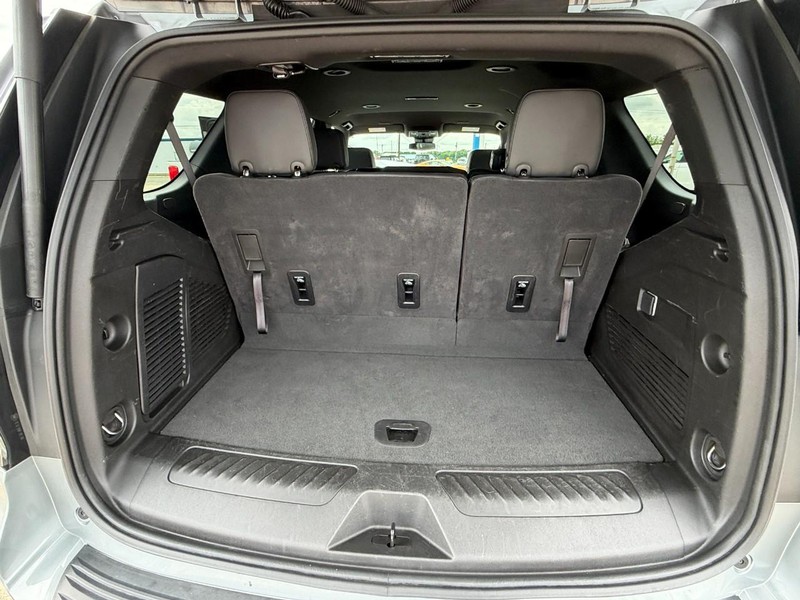 Chevrolet Tahoe Vehicle Full-screen Gallery Image 13