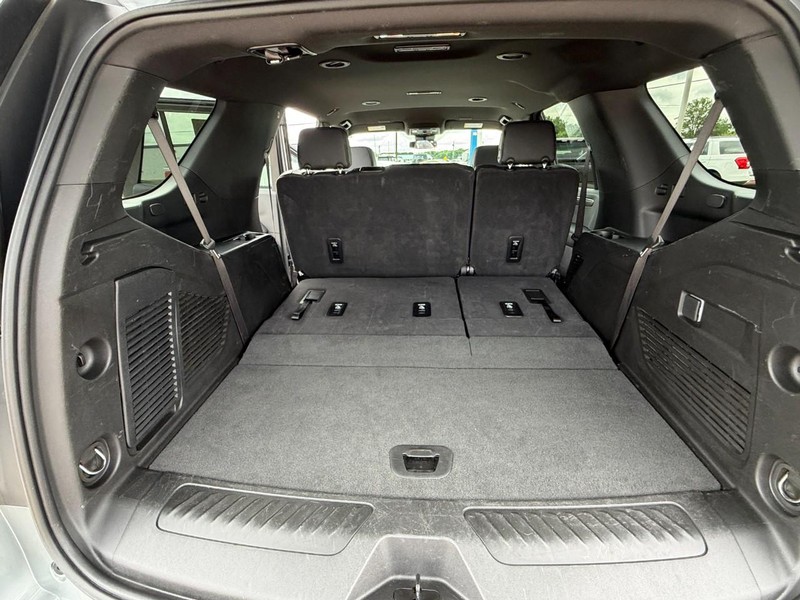 Chevrolet Tahoe Vehicle Full-screen Gallery Image 14