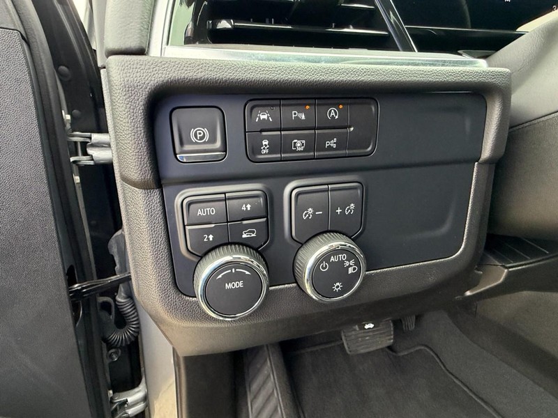 Chevrolet Tahoe Vehicle Full-screen Gallery Image 26