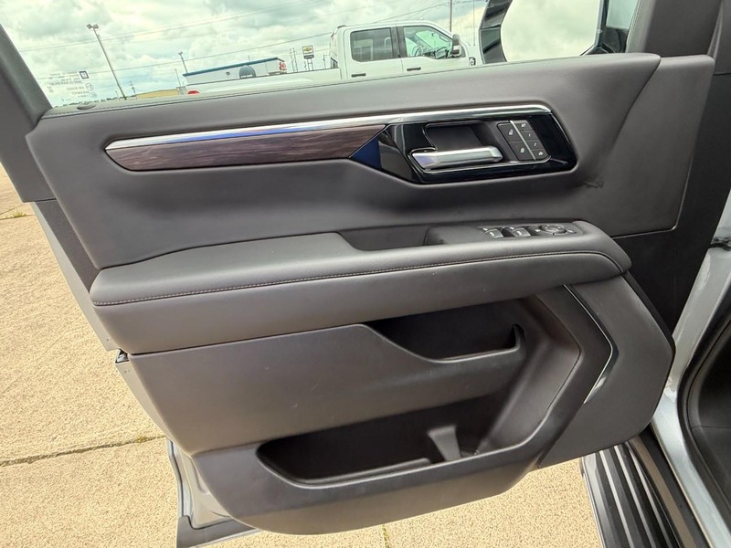 Chevrolet Tahoe Vehicle Full-screen Gallery Image 29