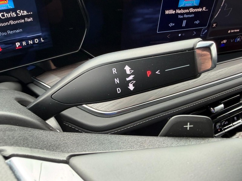 Chevrolet Tahoe Vehicle Full-screen Gallery Image 33