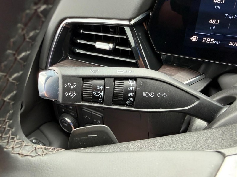Chevrolet Tahoe Vehicle Full-screen Gallery Image 34