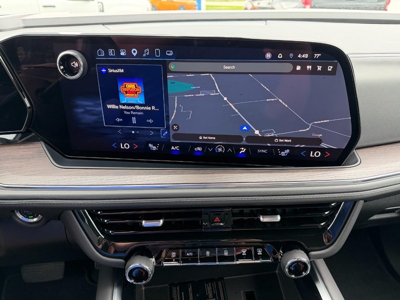 Chevrolet Tahoe Vehicle Full-screen Gallery Image 38