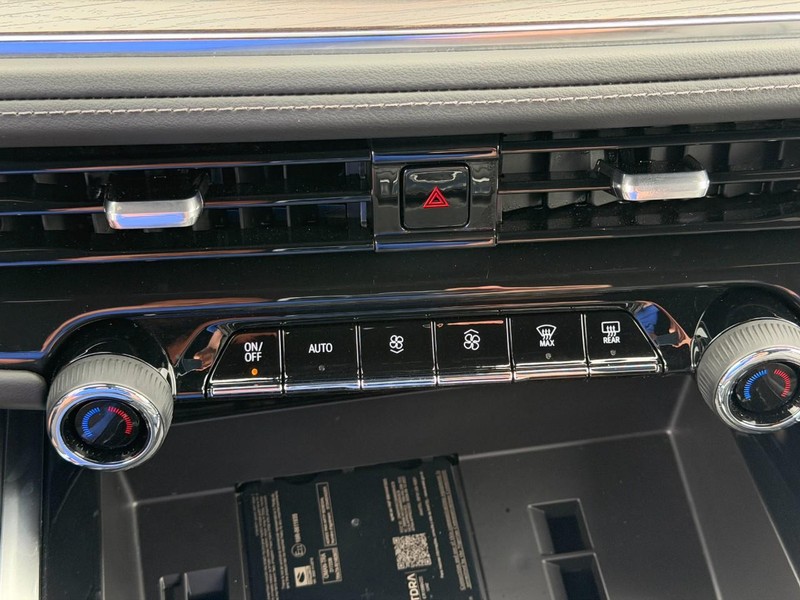 Chevrolet Tahoe Vehicle Full-screen Gallery Image 49