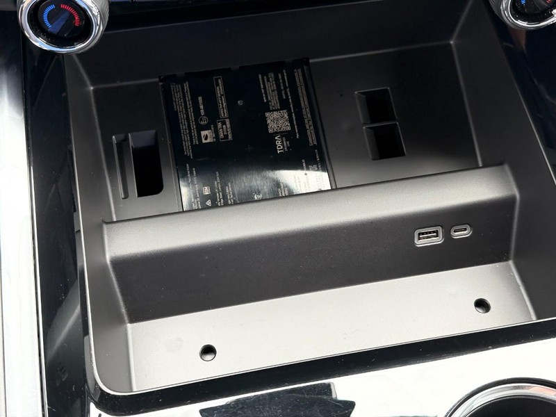 Chevrolet Tahoe Vehicle Full-screen Gallery Image 50