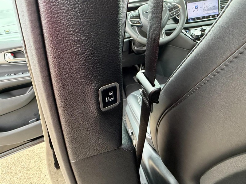 Chrysler Pacifica Vehicle Full-screen Gallery Image 22