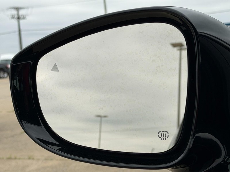 Chrysler Pacifica Vehicle Full-screen Gallery Image 34