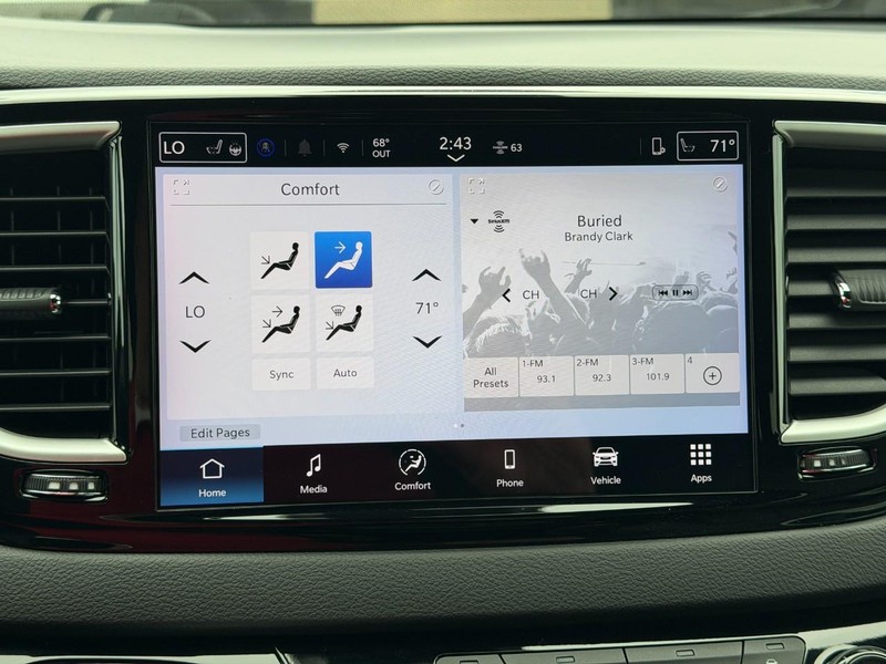 Chrysler Pacifica Vehicle Full-screen Gallery Image 36