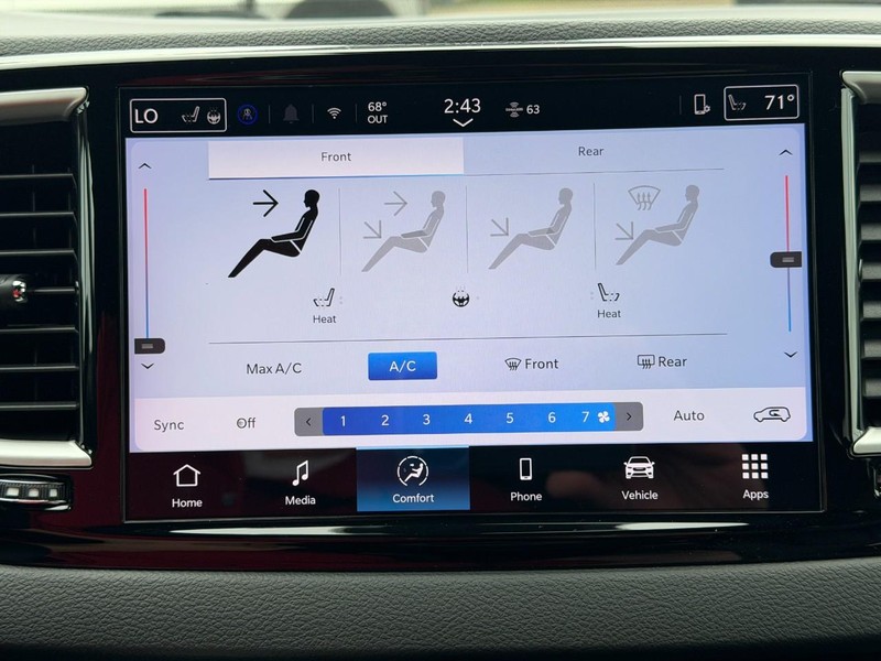 Chrysler Pacifica Vehicle Full-screen Gallery Image 38