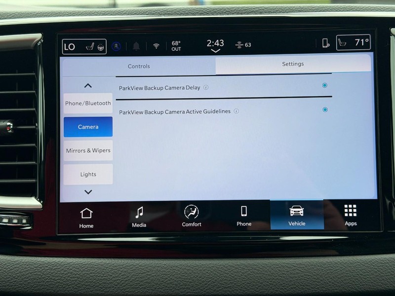 Chrysler Pacifica Vehicle Full-screen Gallery Image 41