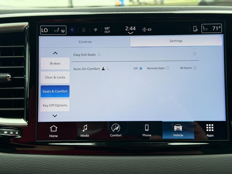 Chrysler Pacifica Vehicle Full-screen Gallery Image 42