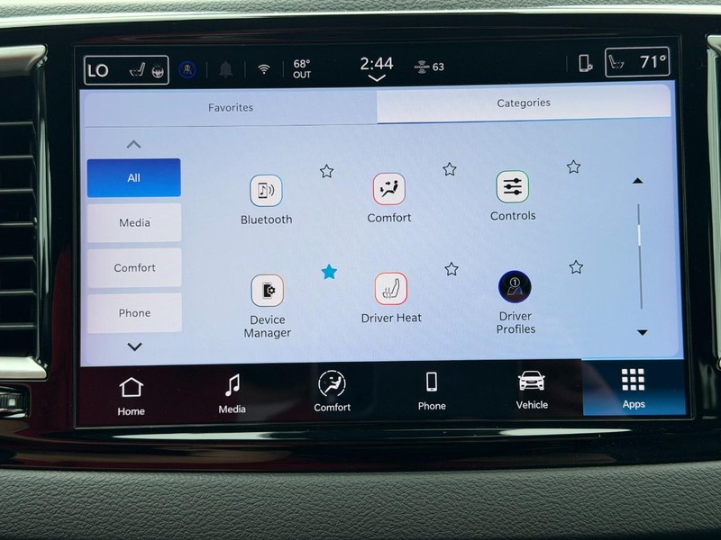 Chrysler Pacifica Vehicle Full-screen Gallery Image 46